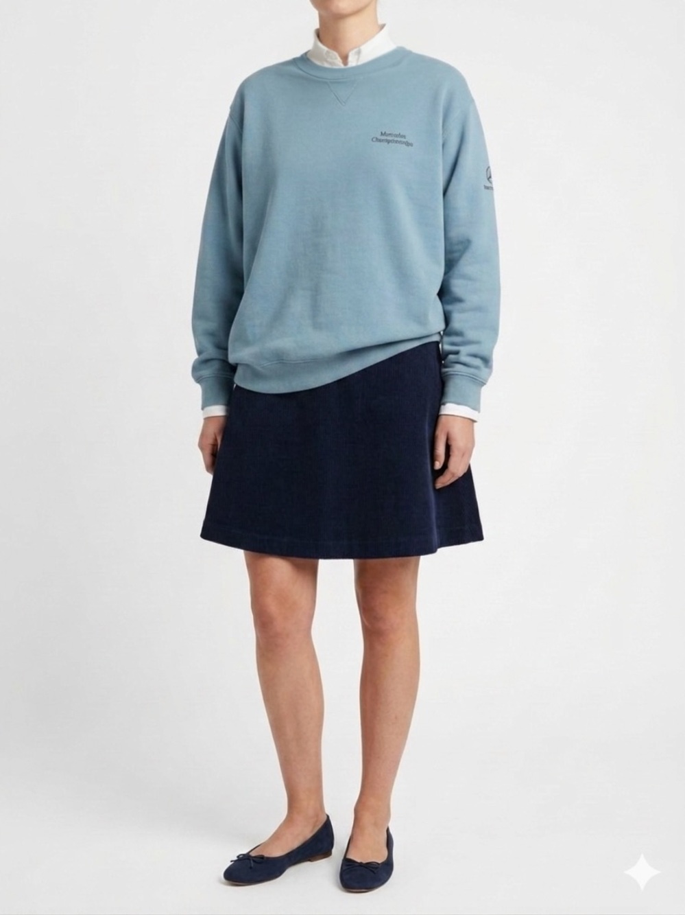 Vintage Mercedes Men's Light Blue Crewneck Sweatshirt -